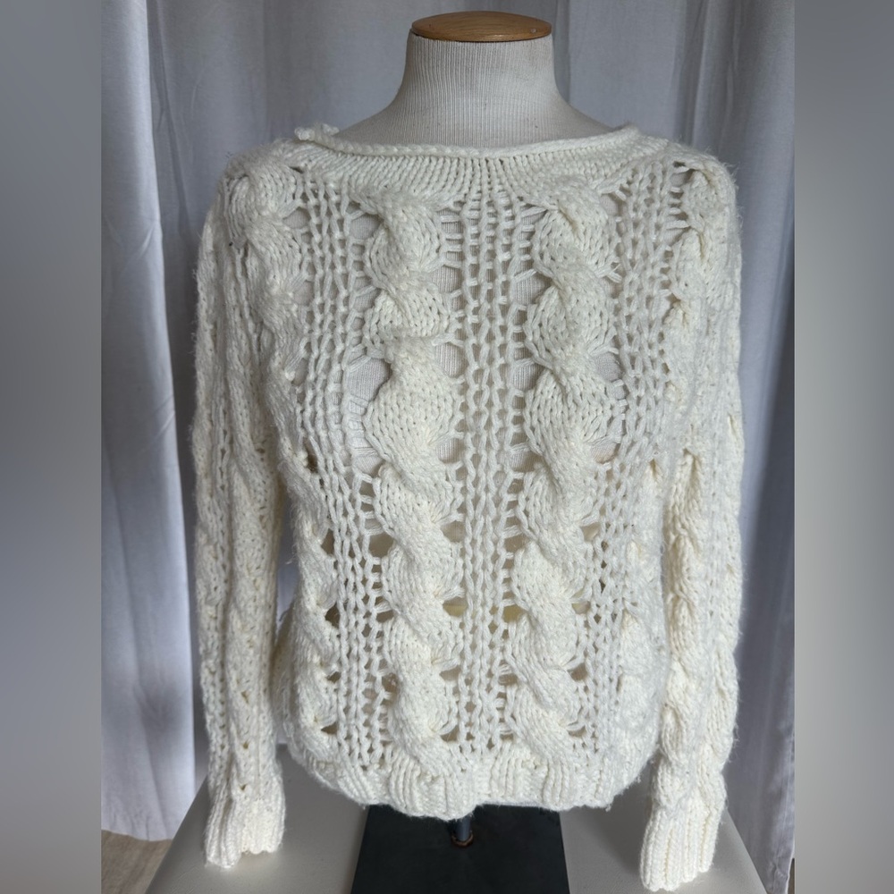 Willow & Clay Elegant Cream Cable Knit Sweater